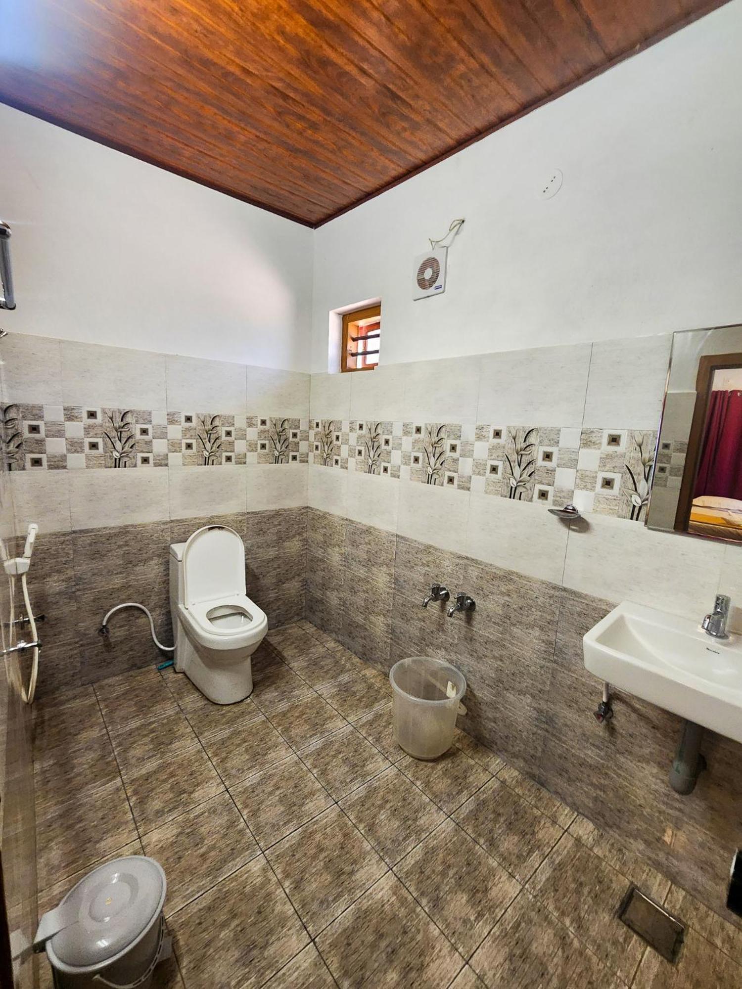 Celestial Heights Homestay Kurchi Exterior photo