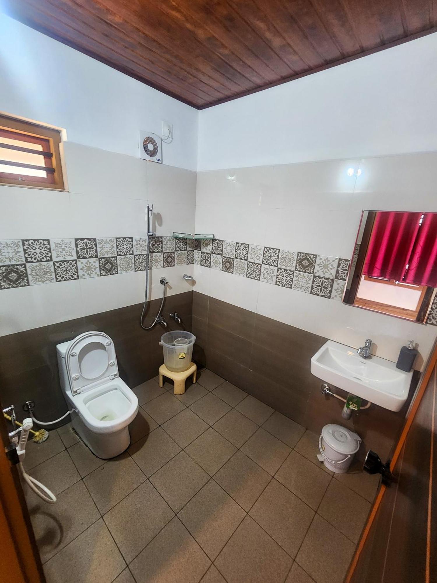 Celestial Heights Homestay Kurchi Exterior photo